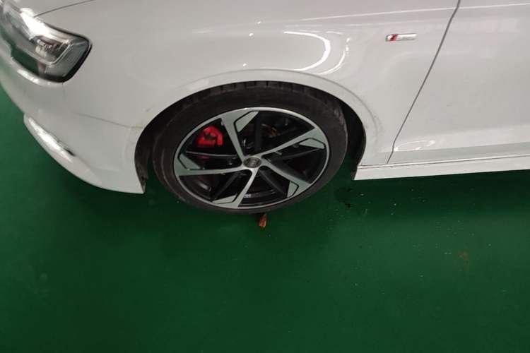 Used Audi S3 2017 Year Restyled S3 2.0T Limousine Left Front Wheel Hub