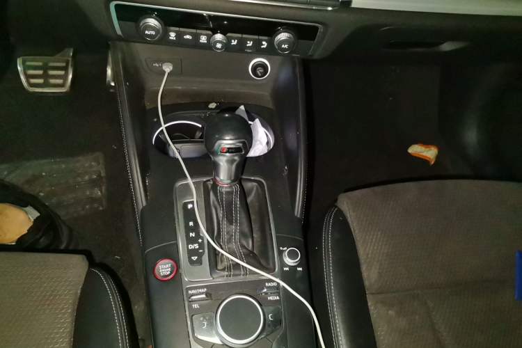 Used Audi S3 2017 Year Restyled S3 2.0T Limousine Gear Lever