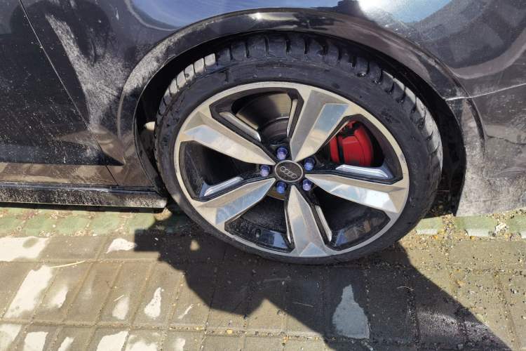 Used Audi S3 2019 S3 2.0T Limousine Right Front Wheel Hub