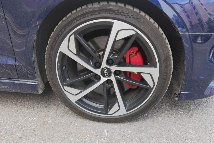 Used Audi S3 2019 S3 2.0T Limousine Right Front Wheel Hub