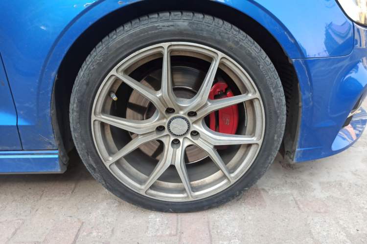 Used Audi S3 2019 S3 2.0T Limousine Right Front Wheel Hub