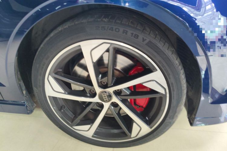 Used Audi S3 2019 S3 2.0T Limousine Right Front Wheel Hub