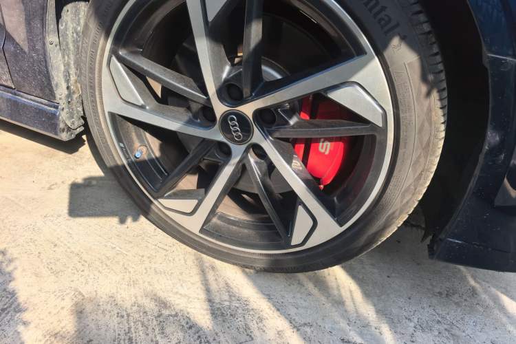 Used Audi S3 2019 S3 2.0T Limousine Right Front Wheel Hub