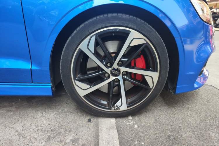 Used Audi S3 2019 S3 2.0T Limousine Right Front Wheel Hub