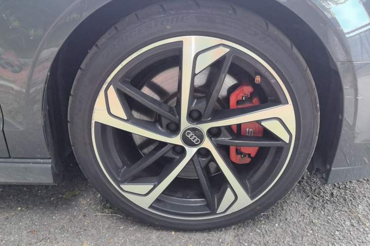 Used Audi S3 2019 S3 2.0T Limousine Right Front Wheel Hub