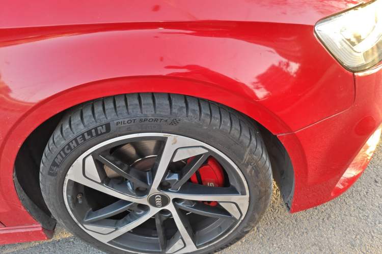 Used Audi S3 2019 S3 2.0T Limousine Right Front Wheel Hub