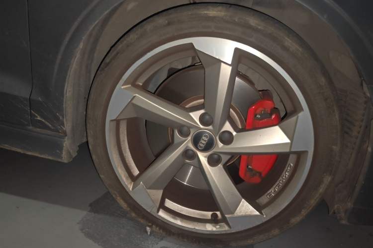 Used Audi S3 2019 S3 2.0T Limousine Right Front Wheel Hub