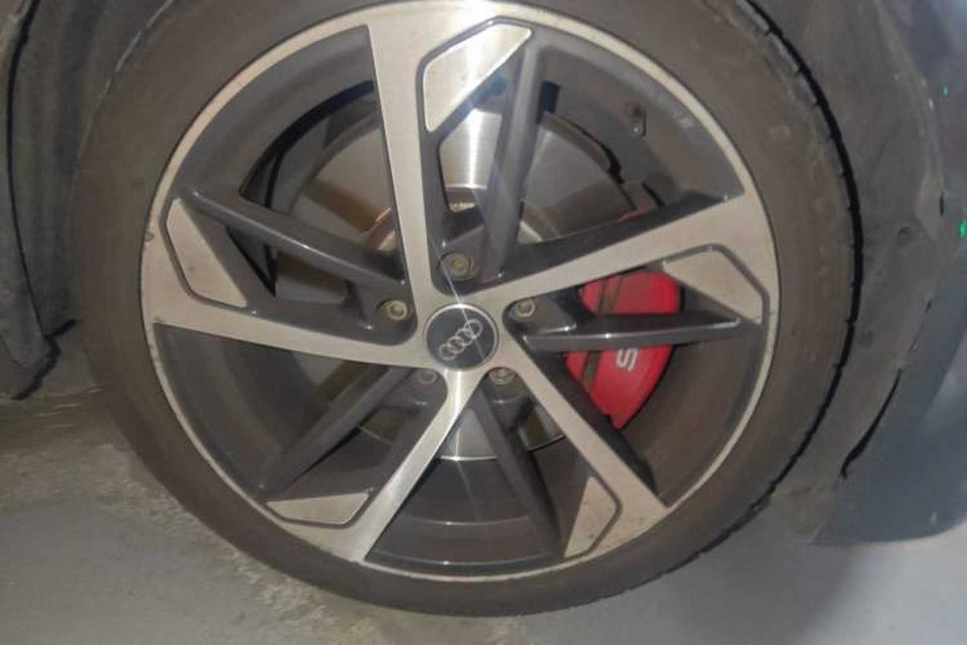 Used Audi S3 2019 S3 2.0T Limousine Right Front Wheel Hub