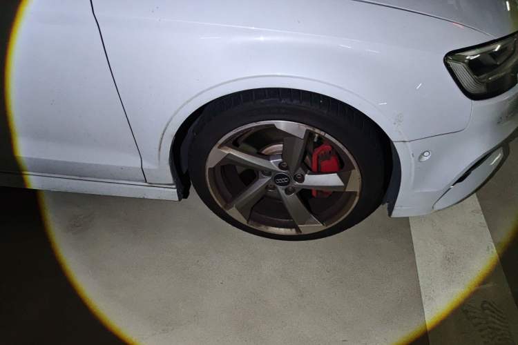 Used Audi S3 2019 S3 2.0T Limousine Right Front Wheel Hub