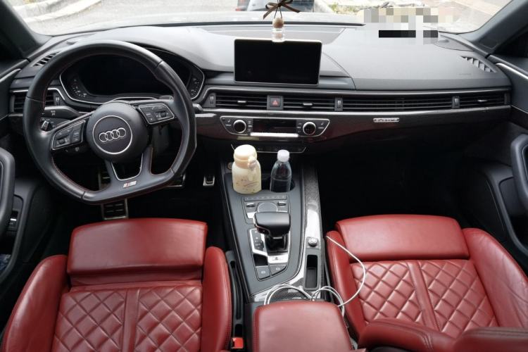 Used Audi S4 2018 S4 3.0TFSI Center Console