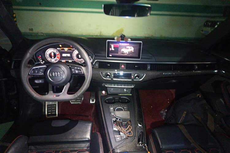 Used Audi S4  Center Console