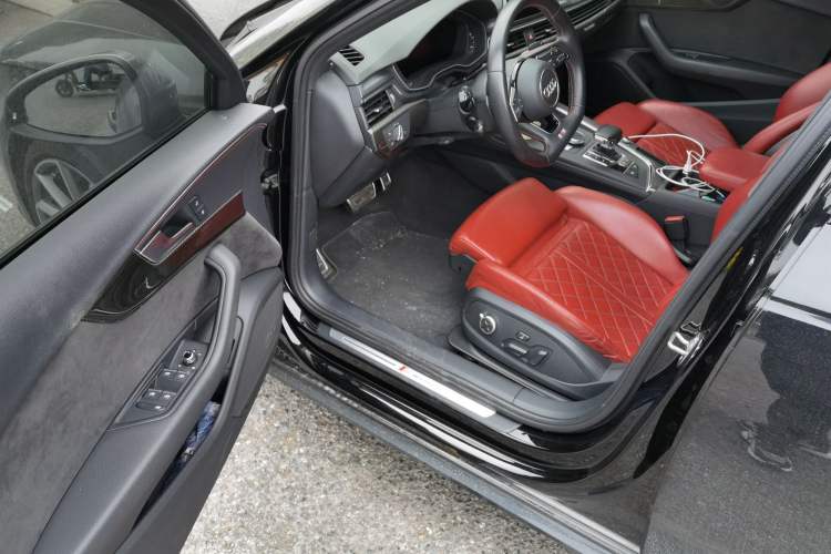 Used Audi S4 2018 S4 3.0TFSI Driver Seat