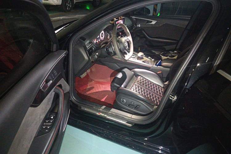 Used Audi S4  Driver Seat