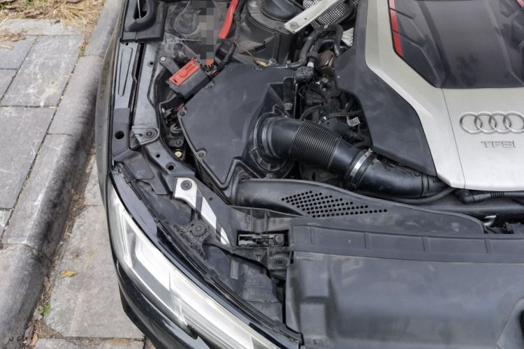 Used Audi S4 2018 S4 3.0TFSI Engine Bay Right