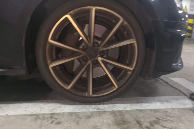 Used Audi S4 2018 S4 3.0TFSI Right Front Wheel Hub