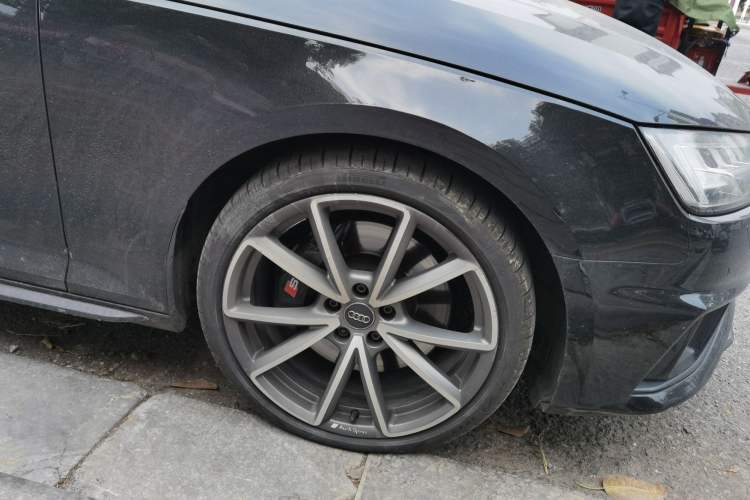 Used Audi S4 2018 S4 3.0TFSI Right Front Wheel Hub