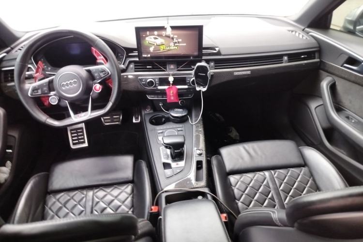 Used Audi S4 2018 S4 3.0TFSI Center Console