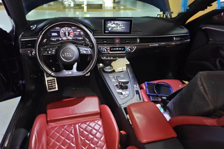 Used Audi S4 2018 S4 3.0TFSI Center Console