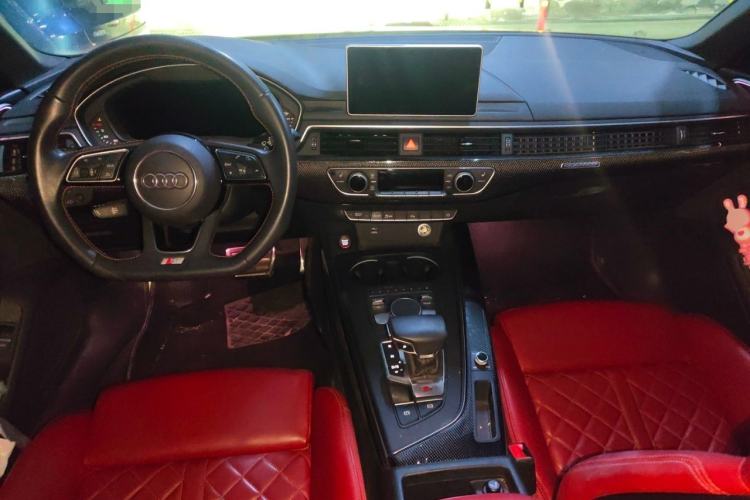 Used Audi S4 2018 S4 3.0TFSI Center Console