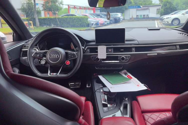Used Audi S4 2018 S4 3.0TFSI Center Console