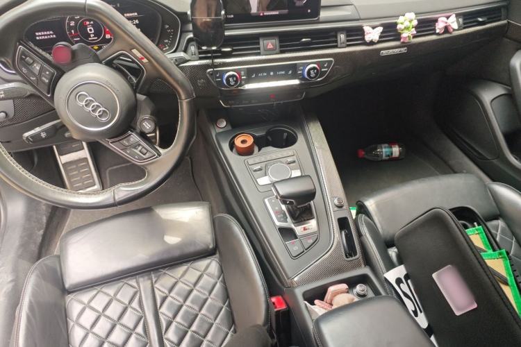 Used Audi S4 2018 S4 3.0TFSI Center Console