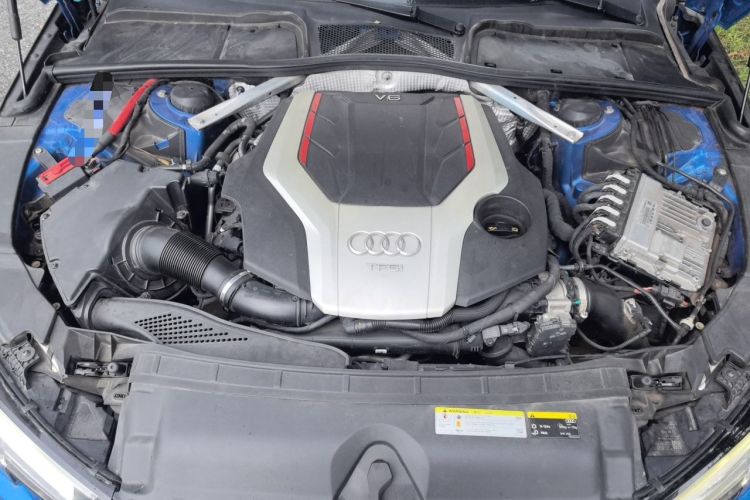 Used Audi S4 2018 S4 3.0TFSI Engine Bay