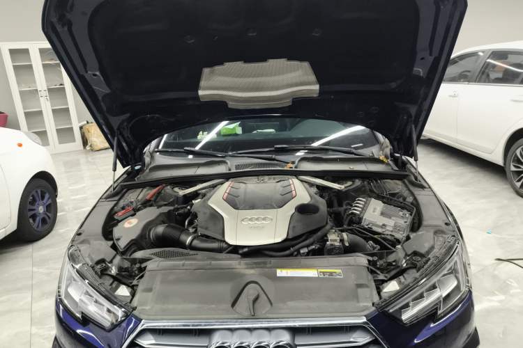 Used Audi S4 2018 S4 3.0TFSI Engine Bay