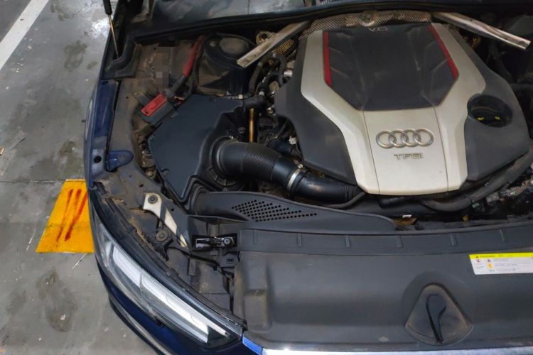 Used Audi S4 2018 S4 3.0TFSI Engine Bay Right