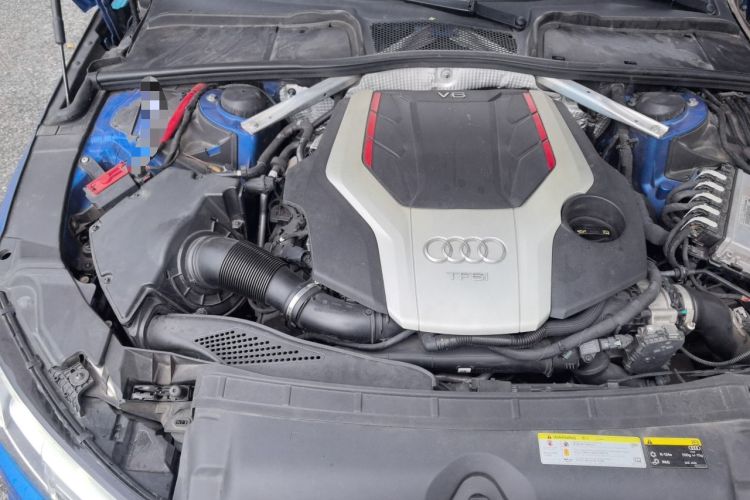 Used Audi S4 2018 S4 3.0TFSI Engine Bay Right