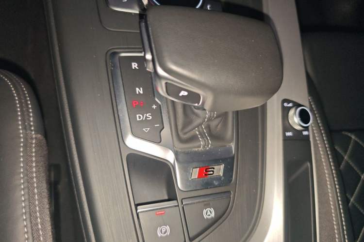 Used Audi S4 2018 S4 3.0TFSI Gear Lever