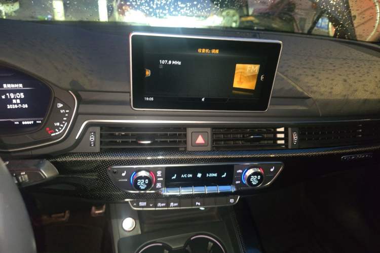 Used Audi S4 2018 S4 3.0TFSI Audio And AC Panel