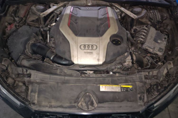 Used Audi S4 2018 S4 3.0TFSI Engine Bay