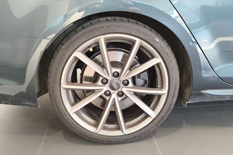 Used Audi S4 2018 S4 3.0TFSI Right Rear Wheel Hub