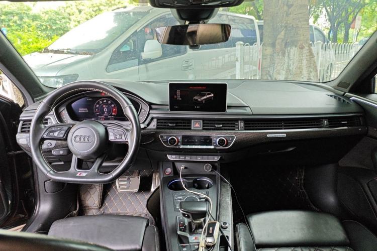 Used Audi S4 2018 S4 3.0TFSI Center Console