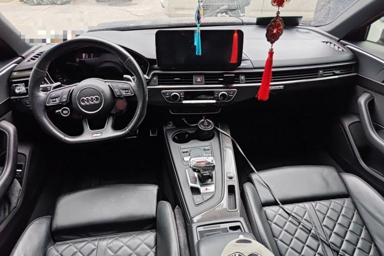 Used Audi S4 2018 S4 3.0TFSI Center Console