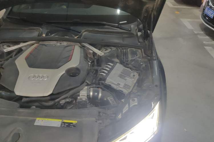 Used Audi S4 2018 S4 3.0TFSI Engine Bay Left
