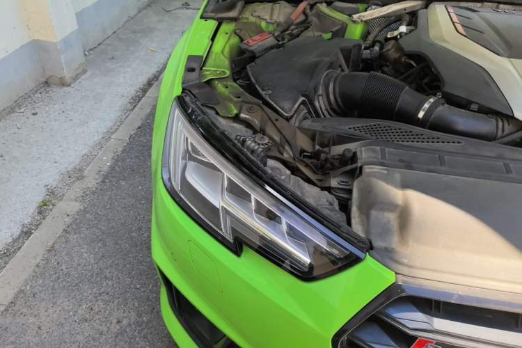 Used Audi S4 2018 S4 3.0TFSI Engine Bay Right