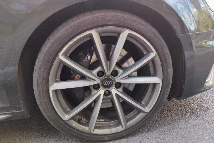 Used Audi S4 2018 S4 3.0TFSI Right Front Wheel Hub