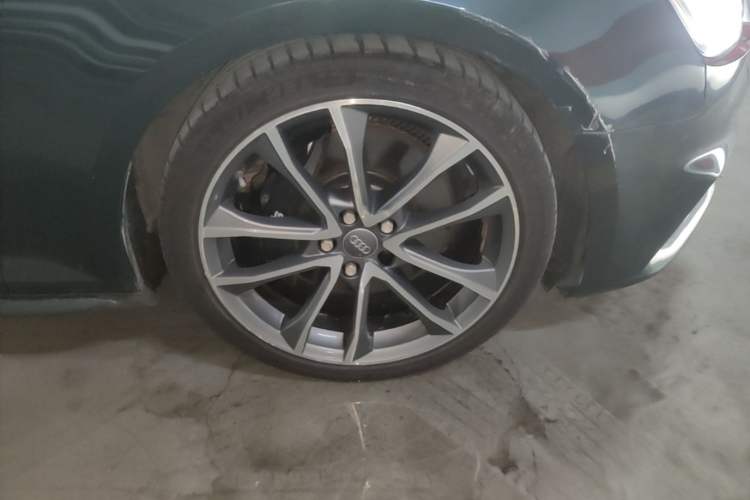 Used Audi S4 2018 S4 3.0TFSI Right Front Wheel Hub