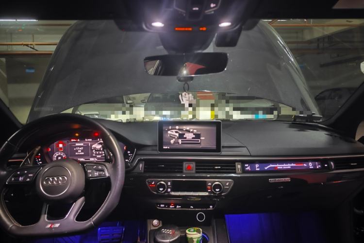Used Audi S4 2018 S4 3.0TFSI Center Console
