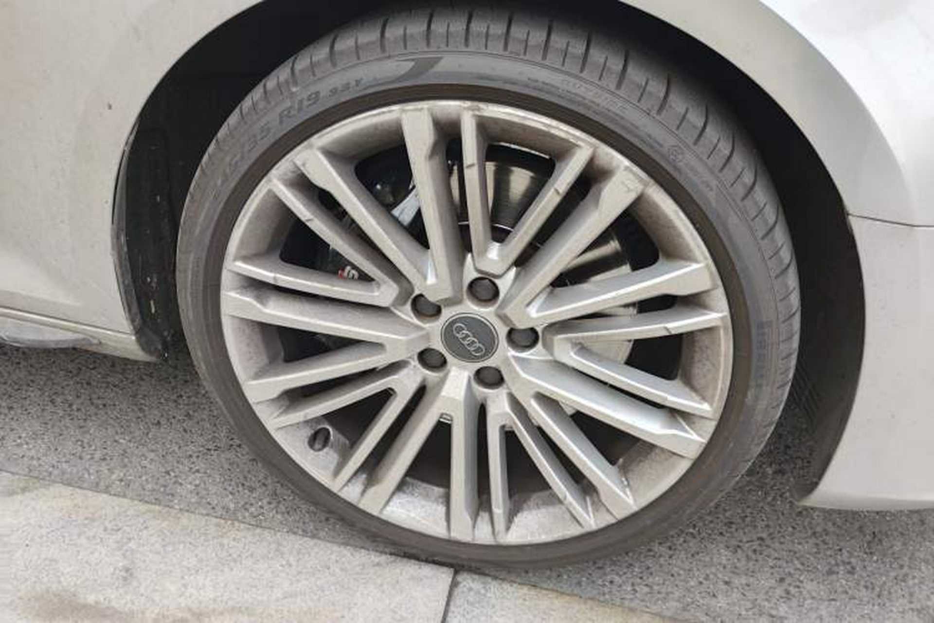 Used Audi S4 2018 S4 3.0TFSI Right Front Wheel Hub