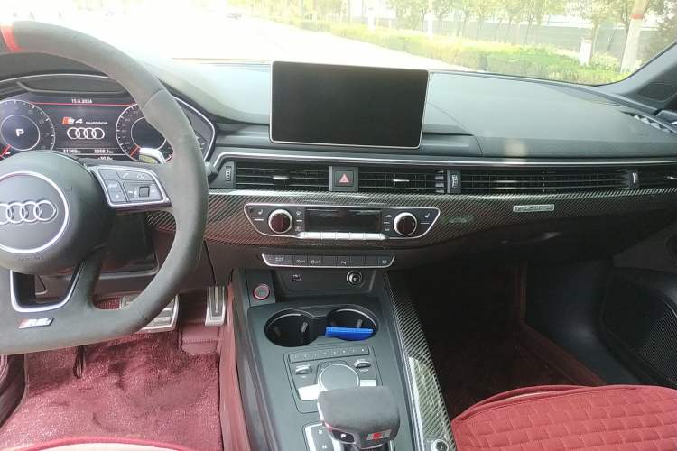 Used Audi S4 2018 S4 3.0TFSI Audio And AC Panel
