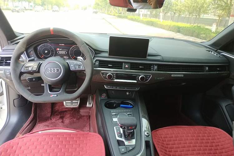 Used Audi S4 2018 S4 3.0TFSI Center Console