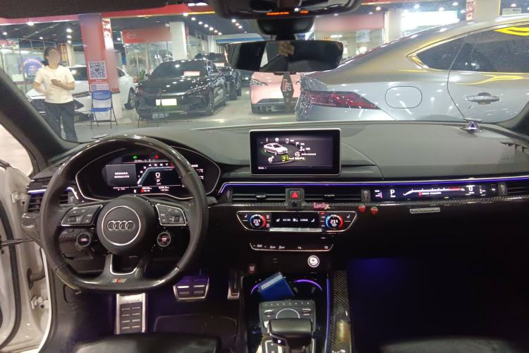 Used Audi S4 2018 S4 3.0TFSI Center Console