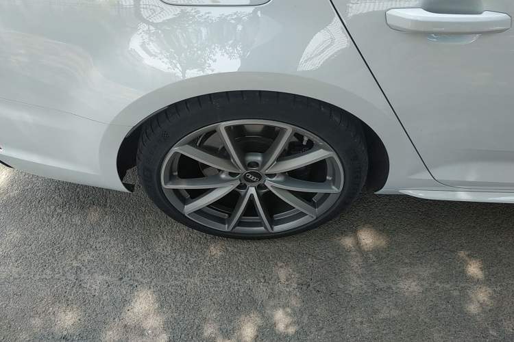 Used Audi S4 2018 S4 3.0TFSI Right Rear Wheel Hub