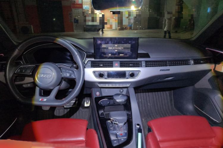 Used Audi S4 2020 S4 3.0TFSI Center Console