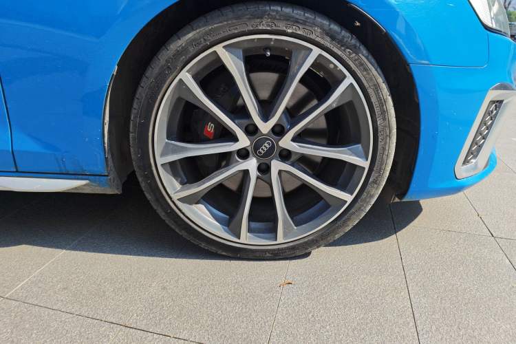 Used Audi S4 2020 S4 3.0TFSI Right Front Wheel Hub