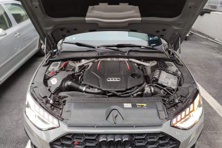 Used Audi S4 2020 S4 3.0TFSI Engine Bay