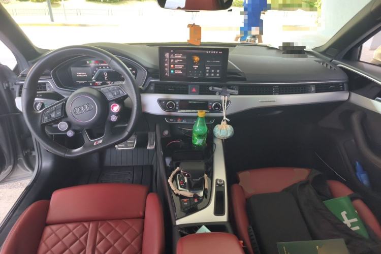 Used Audi S4  Center Console