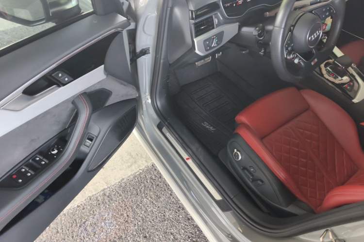 Used Audi S4  Driver Seat